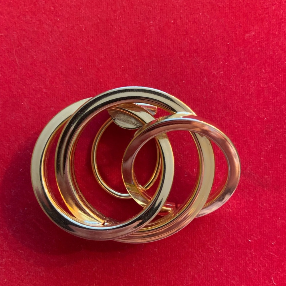 Gold Sculptural Brooch with Interlocking Circles